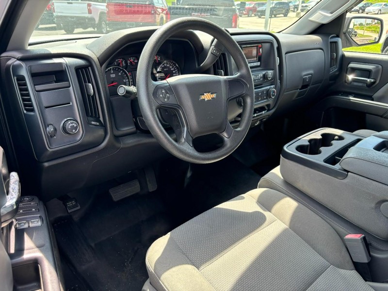 Chevrolet Silverado 1500 Vehicle Full-screen Gallery Image 13