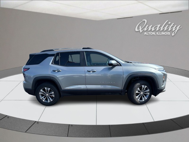 Chevrolet Equinox Vehicle Full-screen Gallery Image 02