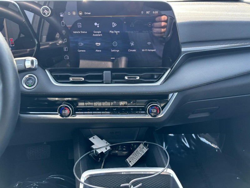 Chevrolet Equinox Vehicle Full-screen Gallery Image 15