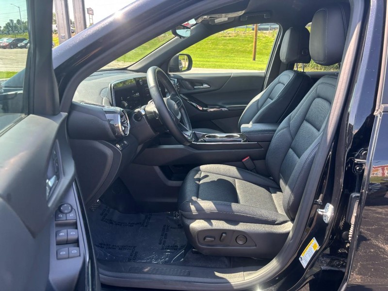 Chevrolet Equinox Vehicle Full-screen Gallery Image 08