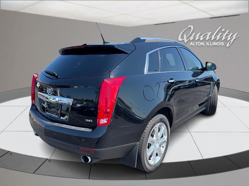 Cadillac SRX Vehicle Full-screen Gallery Image 03