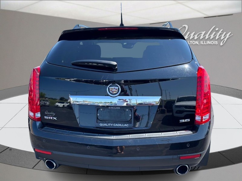 Cadillac SRX Vehicle Full-screen Gallery Image 04