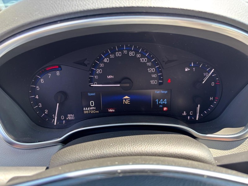 Cadillac SRX Vehicle Full-screen Gallery Image 18