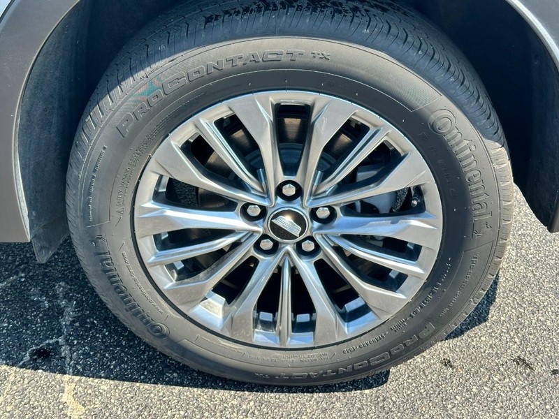 Cadillac XT4 Vehicle Full-screen Gallery Image 06