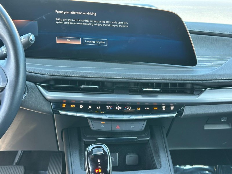 Cadillac XT4 Vehicle Full-screen Gallery Image 12