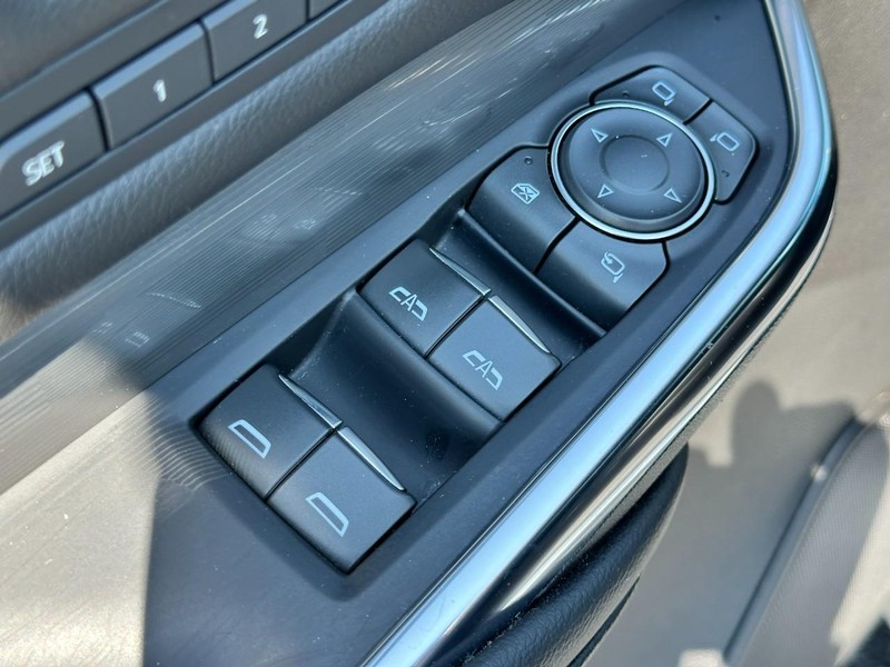 Cadillac XT4 Vehicle Full-screen Gallery Image 15