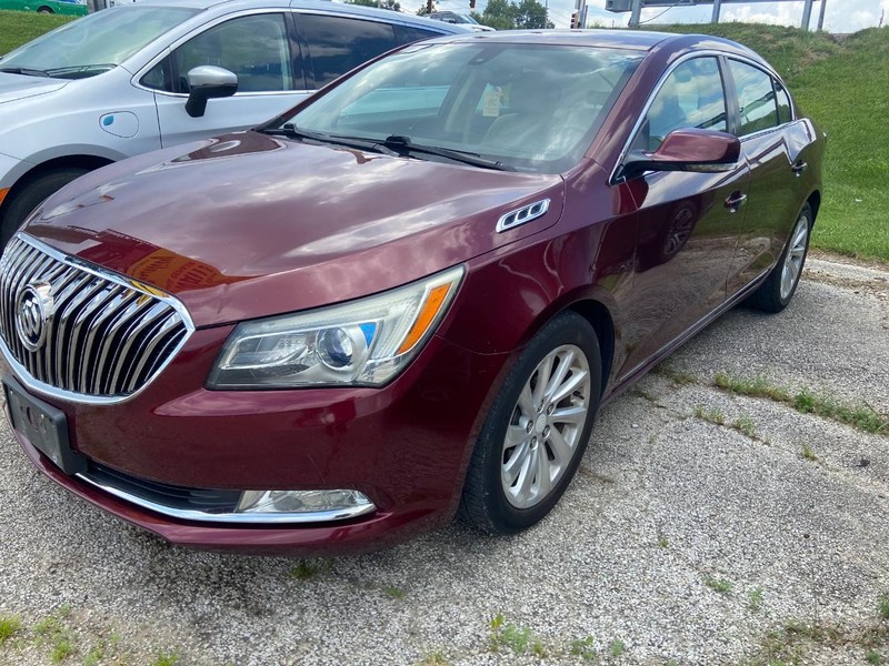 Buick LaCrosse Vehicle Full-screen Gallery Image 03