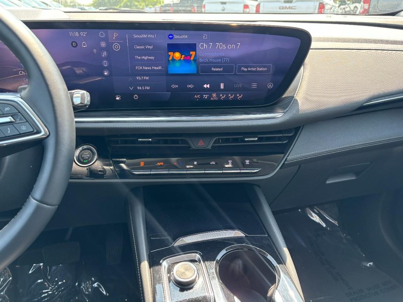 Buick Envision Vehicle Full-screen Gallery Image 15