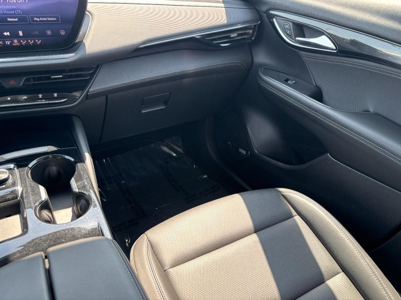 Buick Envision Vehicle Full-screen Gallery Image 16