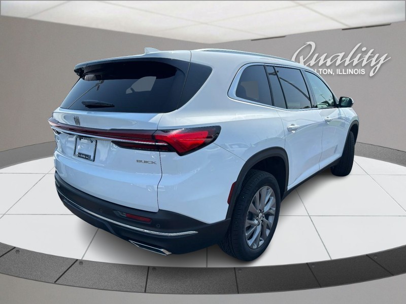Buick Enclave Vehicle Full-screen Gallery Image 03