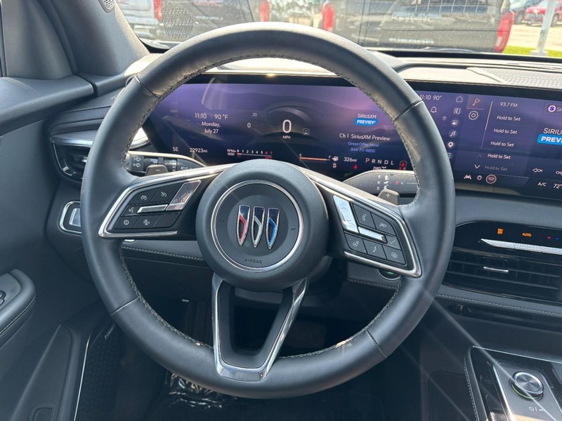 Buick Enclave Vehicle Full-screen Gallery Image 14