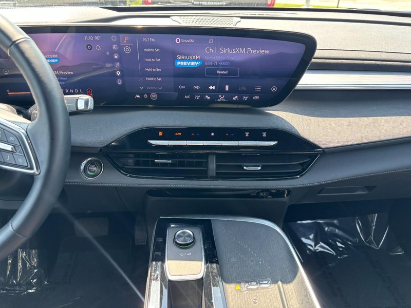 Buick Enclave Vehicle Full-screen Gallery Image 15