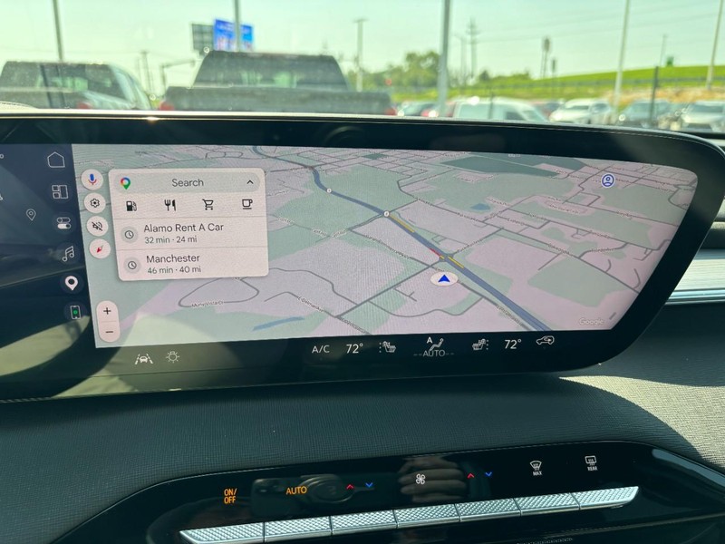 Buick Enclave Vehicle Full-screen Gallery Image 19