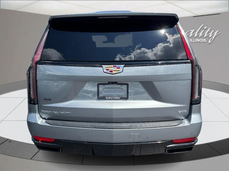 Cadillac Escalade ESV Vehicle Full-screen Gallery Image 04