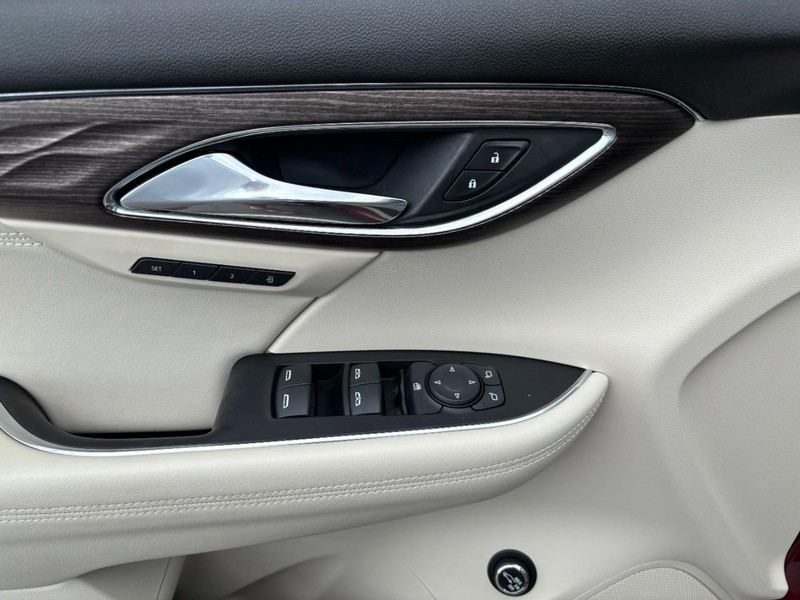 Buick Envision Vehicle Full-screen Gallery Image 09