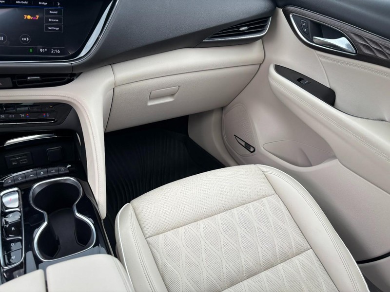Buick Envision Vehicle Full-screen Gallery Image 16