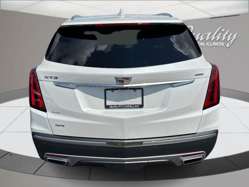 Cadillac XT5 Vehicle Full-screen Gallery Image 04
