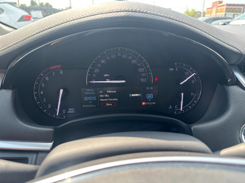 Cadillac XTS Vehicle Full-screen Gallery Image 18