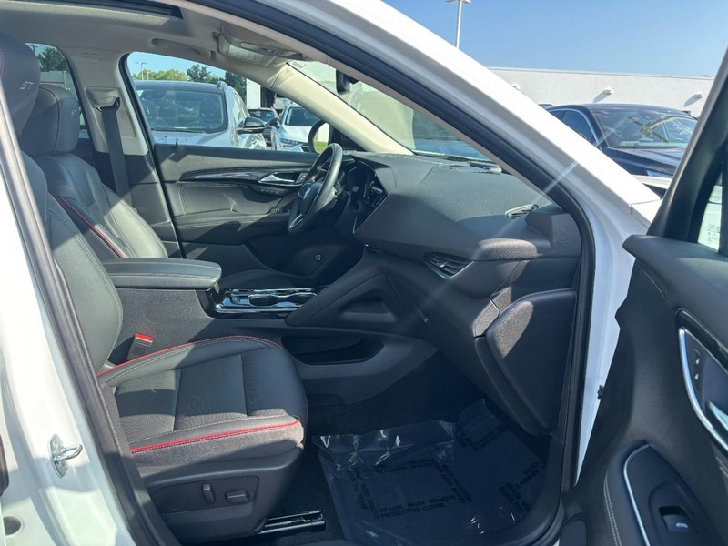 Buick Envision Vehicle Full-screen Gallery Image 11