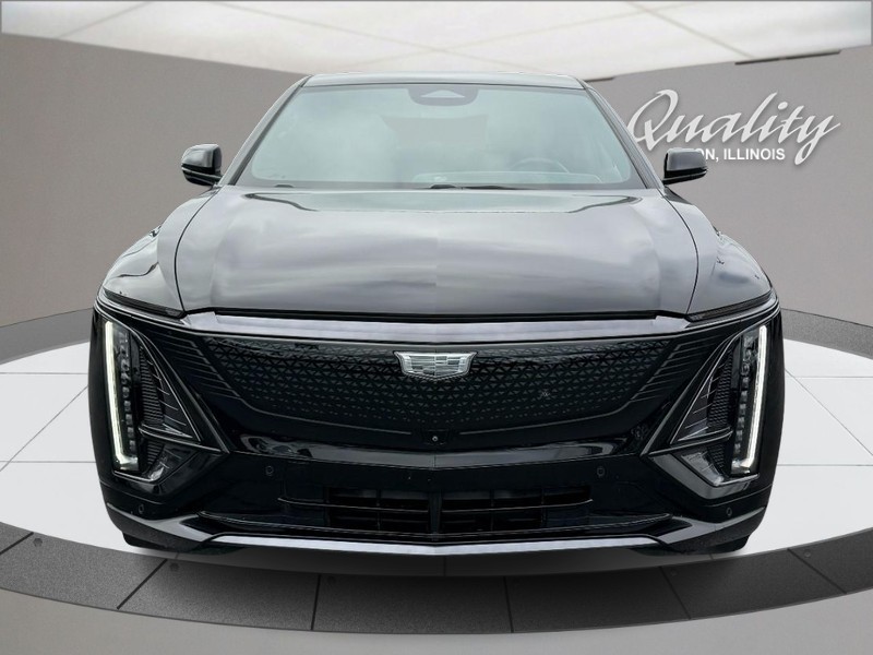 Cadillac LYRIQ Vehicle Full-screen Gallery Image 10