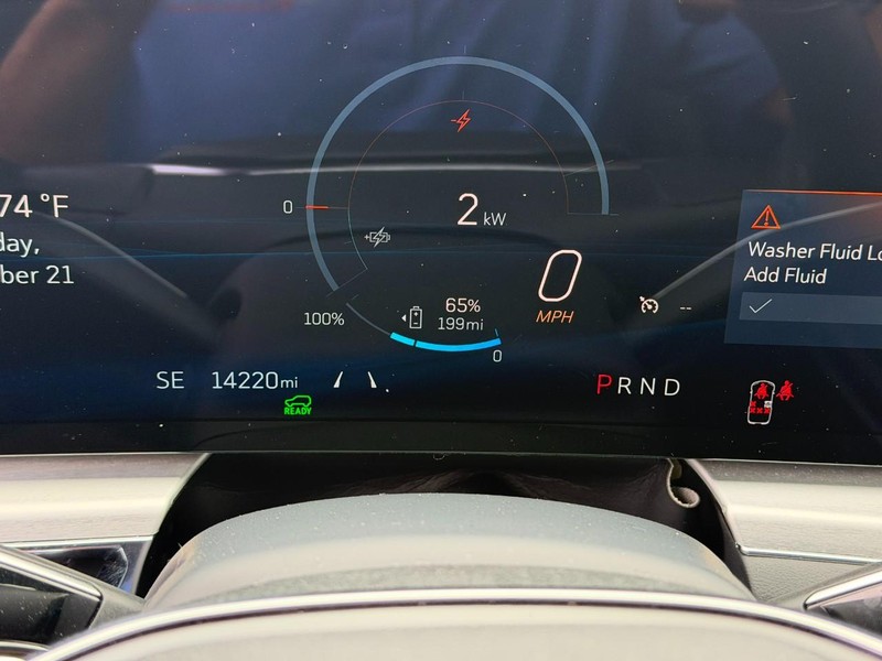 Cadillac LYRIQ Vehicle Full-screen Gallery Image 21