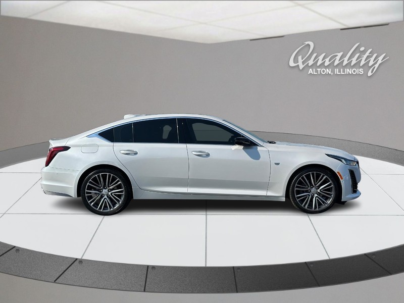 Cadillac CT5 Vehicle Full-screen Gallery Image 02