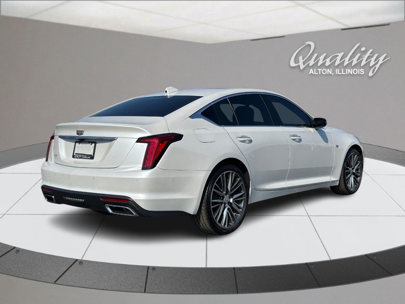 Cadillac CT5 Vehicle Full-screen Gallery Image 03