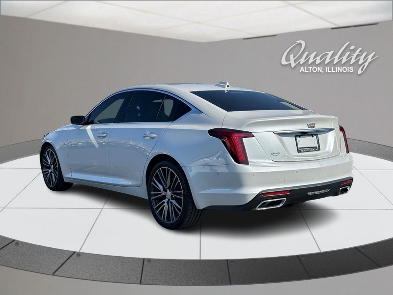 Cadillac CT5 Vehicle Full-screen Gallery Image 05