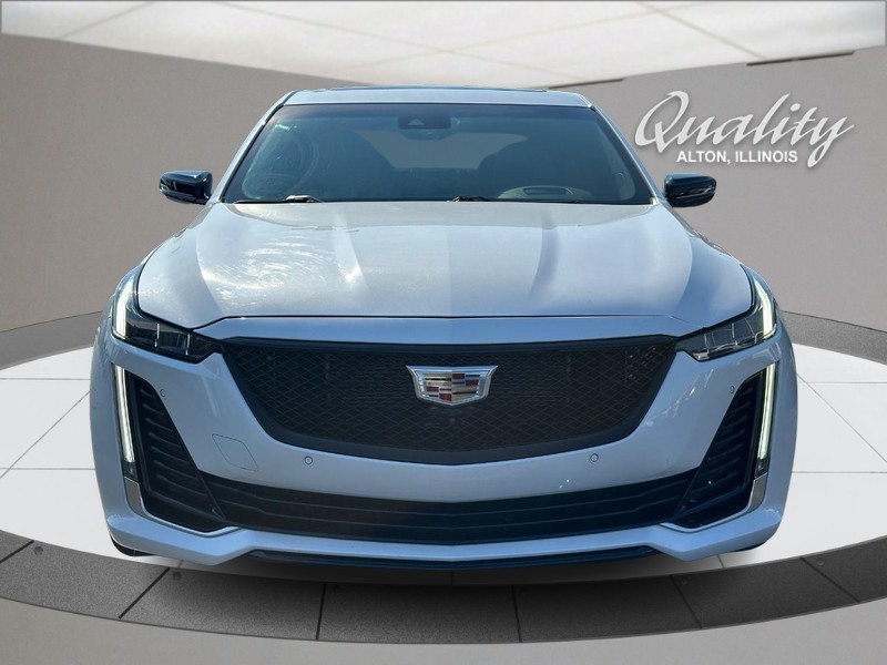 Cadillac CT5 Vehicle Full-screen Gallery Image 10