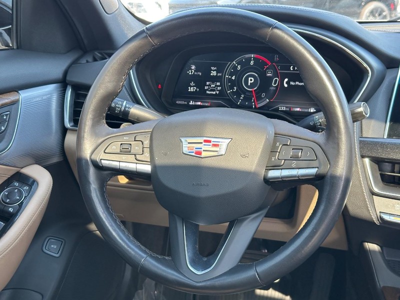 Cadillac CT5 Vehicle Full-screen Gallery Image 12