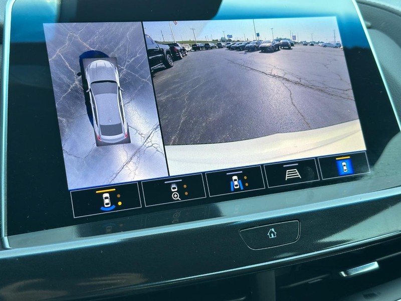 Cadillac CT5 Vehicle Full-screen Gallery Image 16