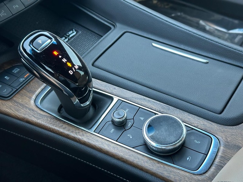 Cadillac CT5 Vehicle Full-screen Gallery Image 18
