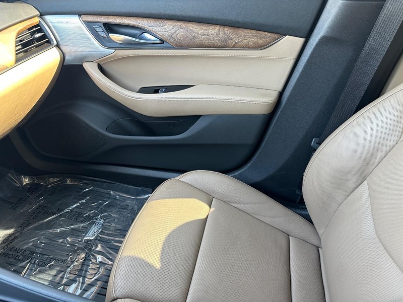 Cadillac CT5 Vehicle Full-screen Gallery Image 19