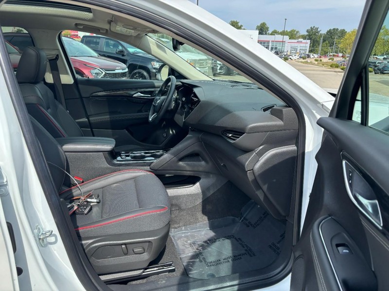 Buick Envision Vehicle Full-screen Gallery Image 09
