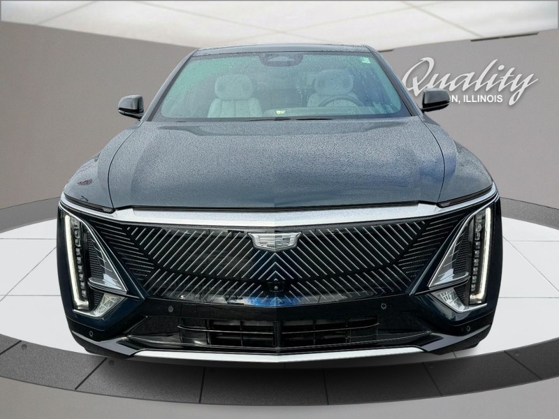Cadillac LYRIQ Vehicle Full-screen Gallery Image 10