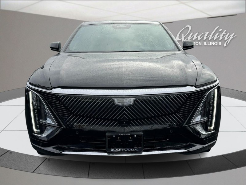 Cadillac LYRIQ Vehicle Full-screen Gallery Image 10