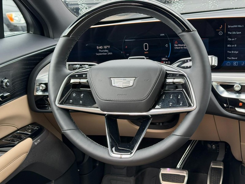 Cadillac LYRIQ Vehicle Full-screen Gallery Image 12