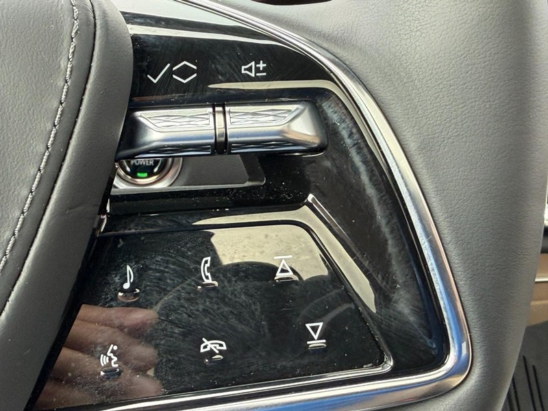 Cadillac LYRIQ Vehicle Full-screen Gallery Image 21