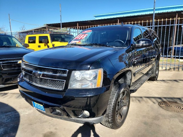 2013 Chevrolet Suburban LT's photo