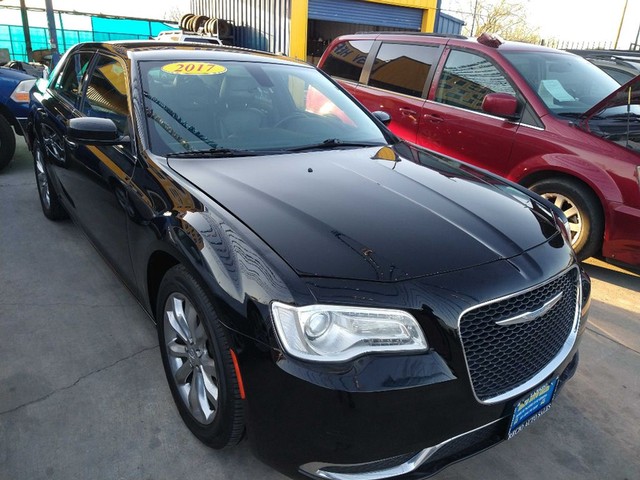 Laredo TX 2017 Chrysler 300 more details - chrysler 300