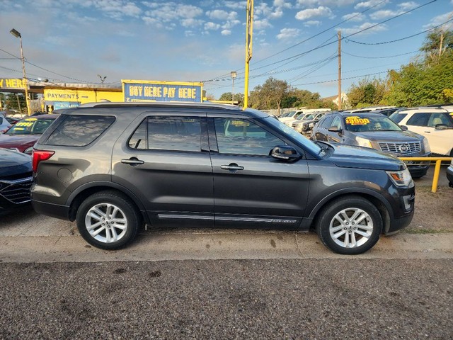 2016 Ford Explorer XLT's photo