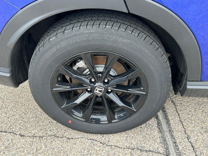 Honda CR-V Hybrid Vehicle Image 4