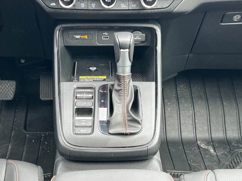 Honda CR-V Hybrid Vehicle Image 8
