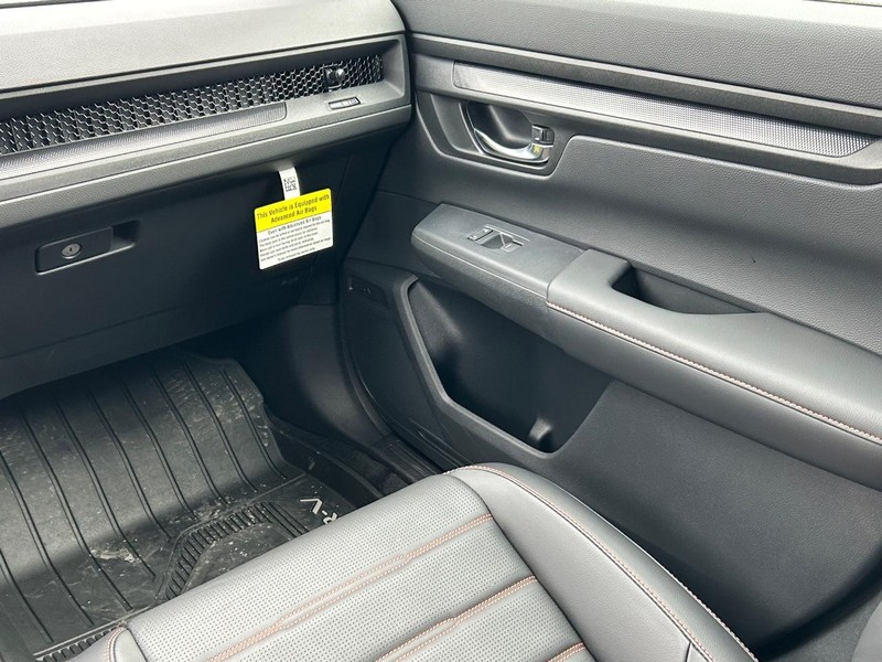 Honda CR-V Hybrid Vehicle Image 10