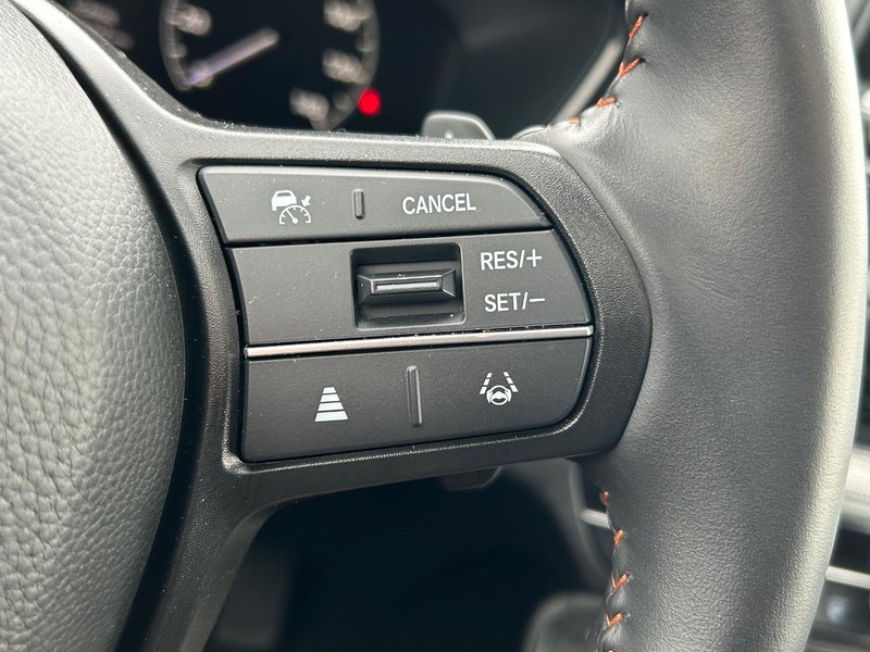 Honda CR-V Hybrid Vehicle Image 12