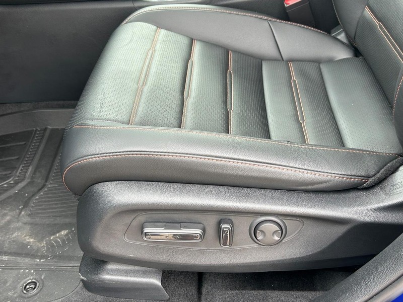 Honda CR-V Hybrid Vehicle Image 16