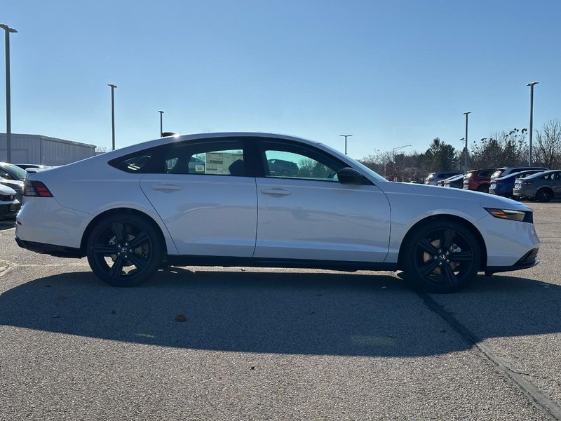 Honda Accord Hybrid Vehicle Image 2