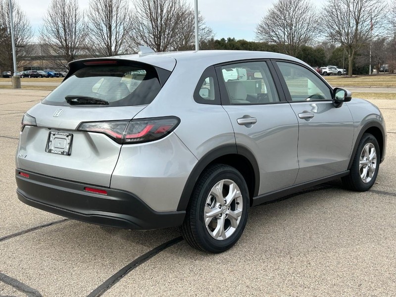 Honda HR-V Vehicle Image 3