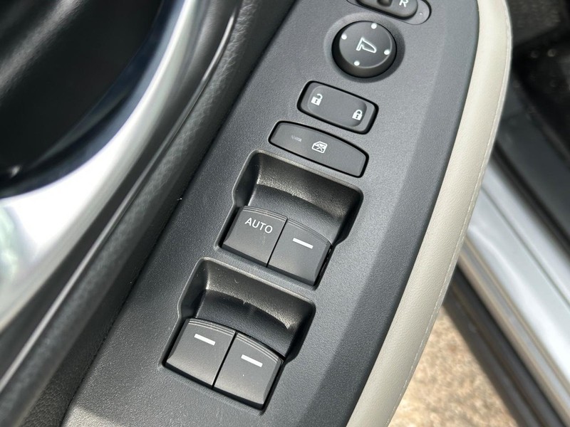 Honda HR-V Vehicle Image 14