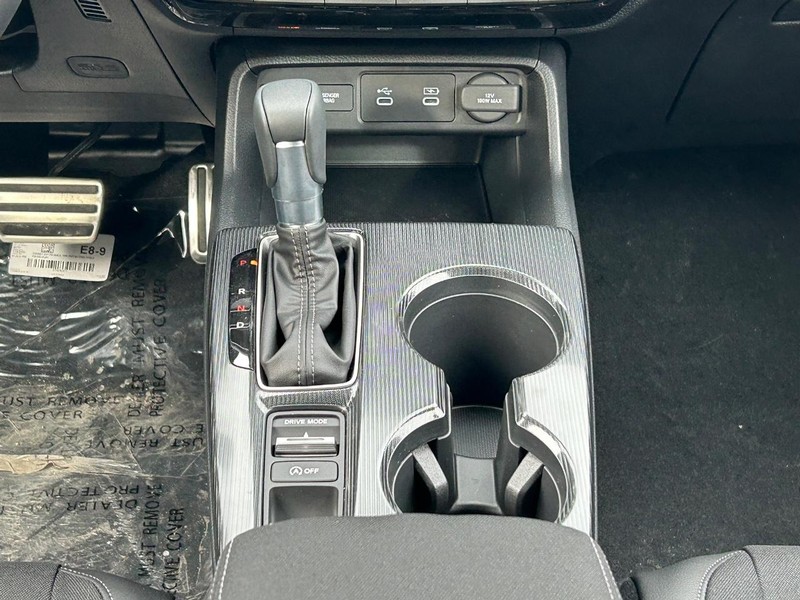 Honda Civic Hatchback Vehicle Image 8